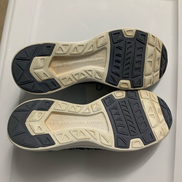 APL techloom breeze running shoe main image 7